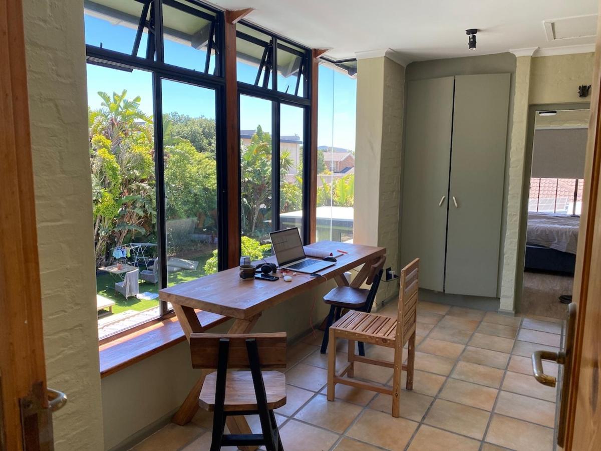 Villa Mayana - & Remote Work With Pool Cape Town